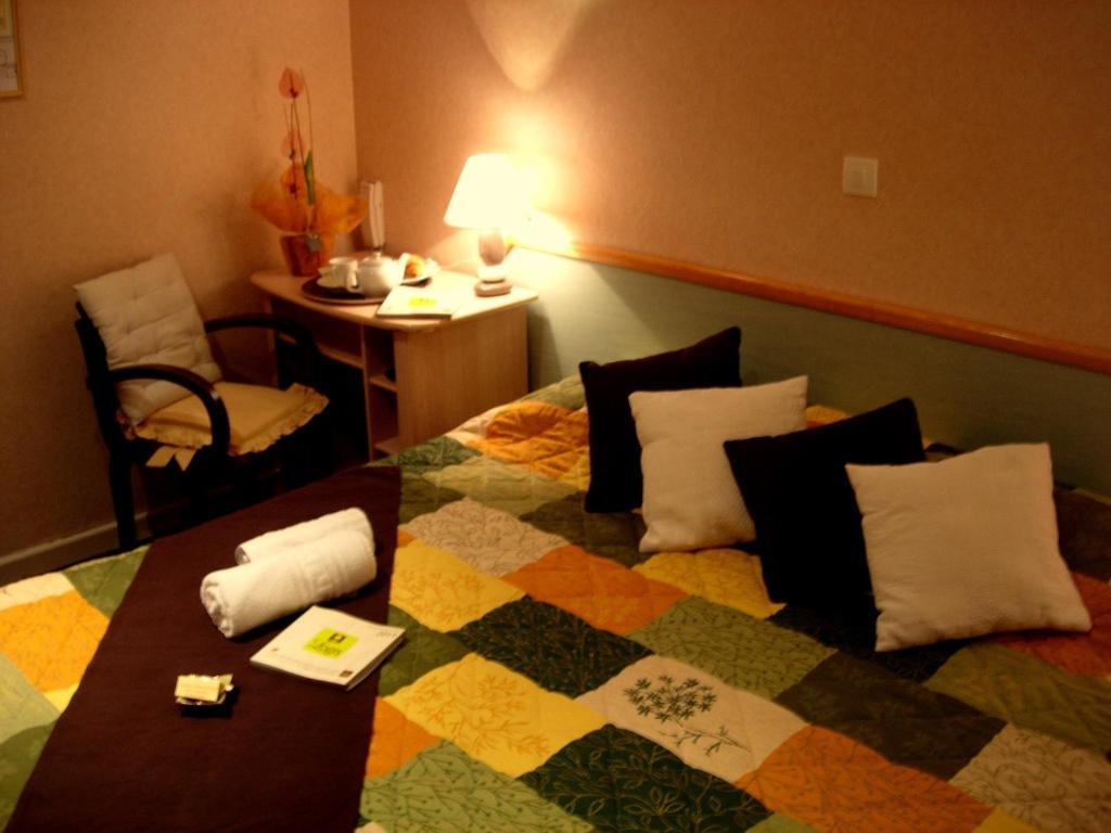 La Grande Fontaine Hotel Jugon-les-Lacs Phòng bức ảnh